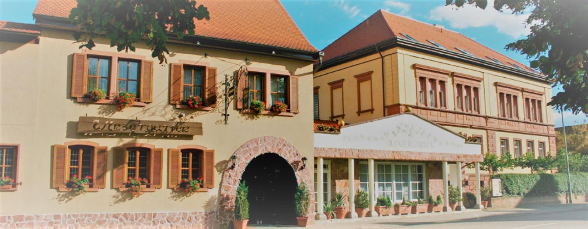 Winzergarten Hotel-Restaurant Grosskarlbach Esterno foto