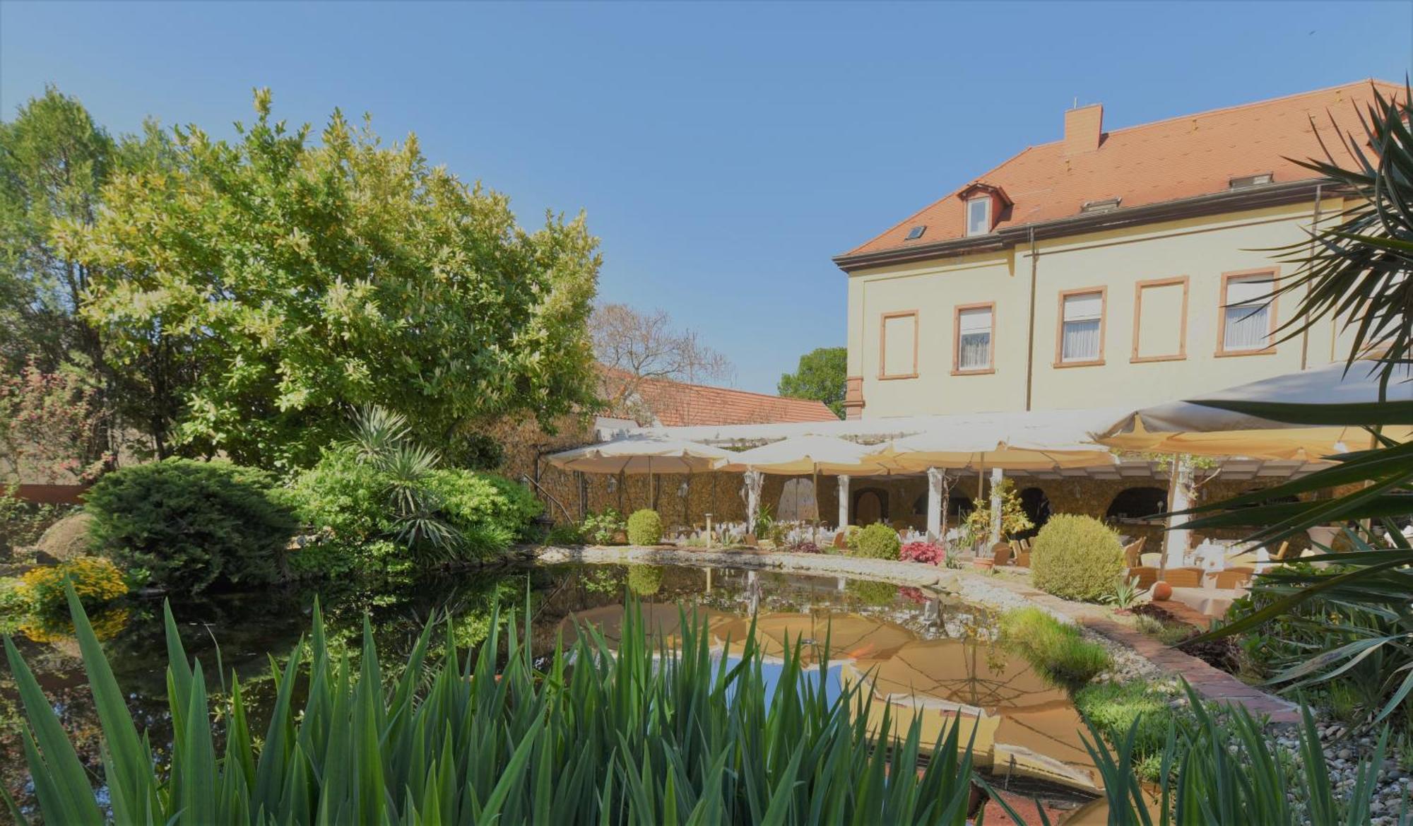 Winzergarten Hotel-Restaurant Grosskarlbach Esterno foto